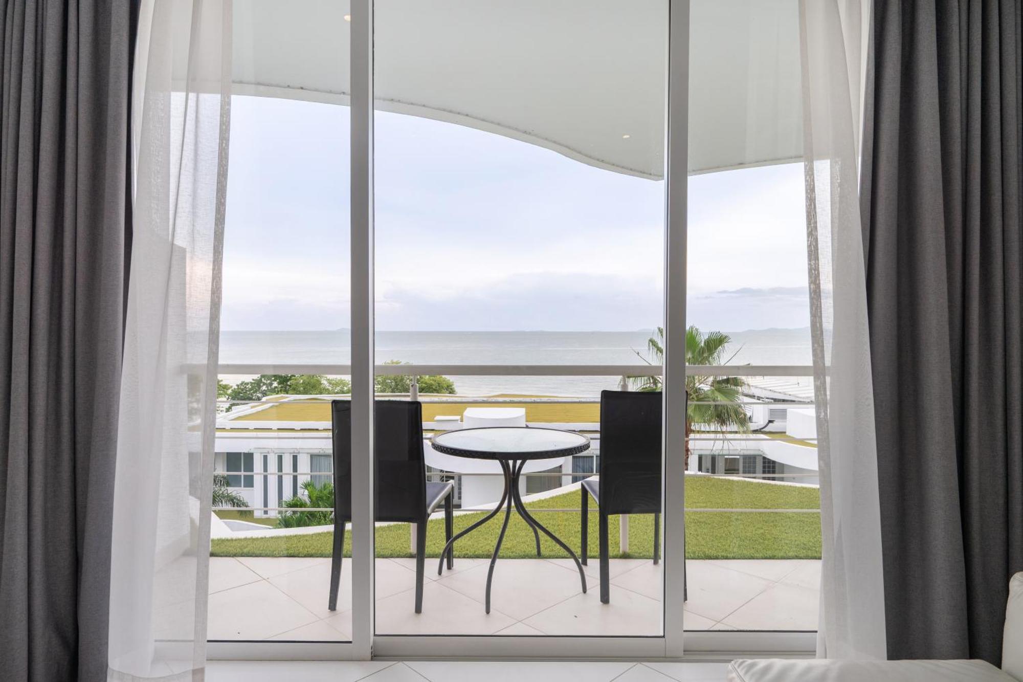 Pure Sunset Beach - Ocean View Room, Pattaya На Джомтьен Экстерьер фото